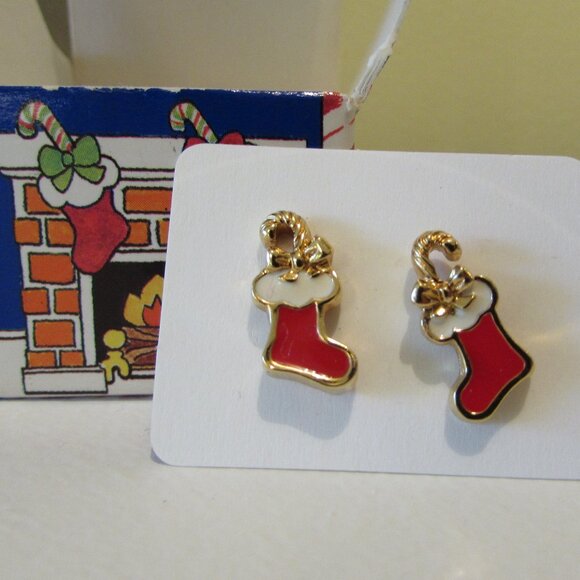Avon 1992 Santa's Stockings Pierced Earrings NIB - Picture 1 of 11